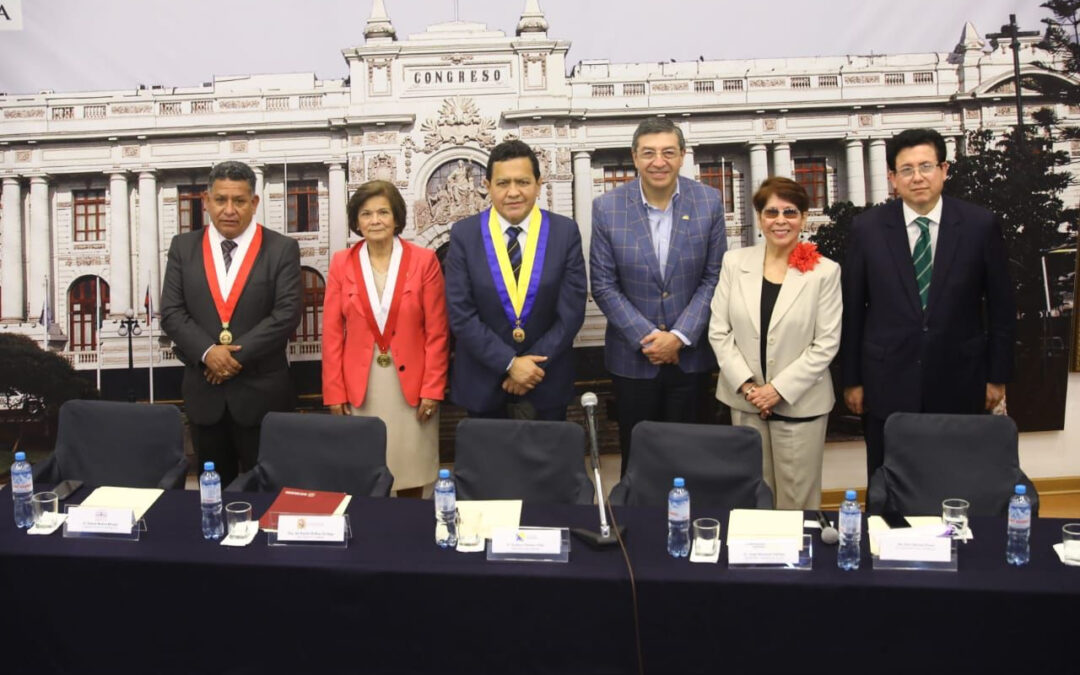 Parlamentario andino Gustavo Pacheco saluda decisión de la CAN sobre libre tránsito de autos particulares