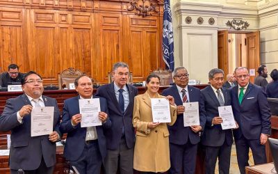 Parlamentarios andinos peruanos cumplen primera jornada de sesiones ordinarias en Chile