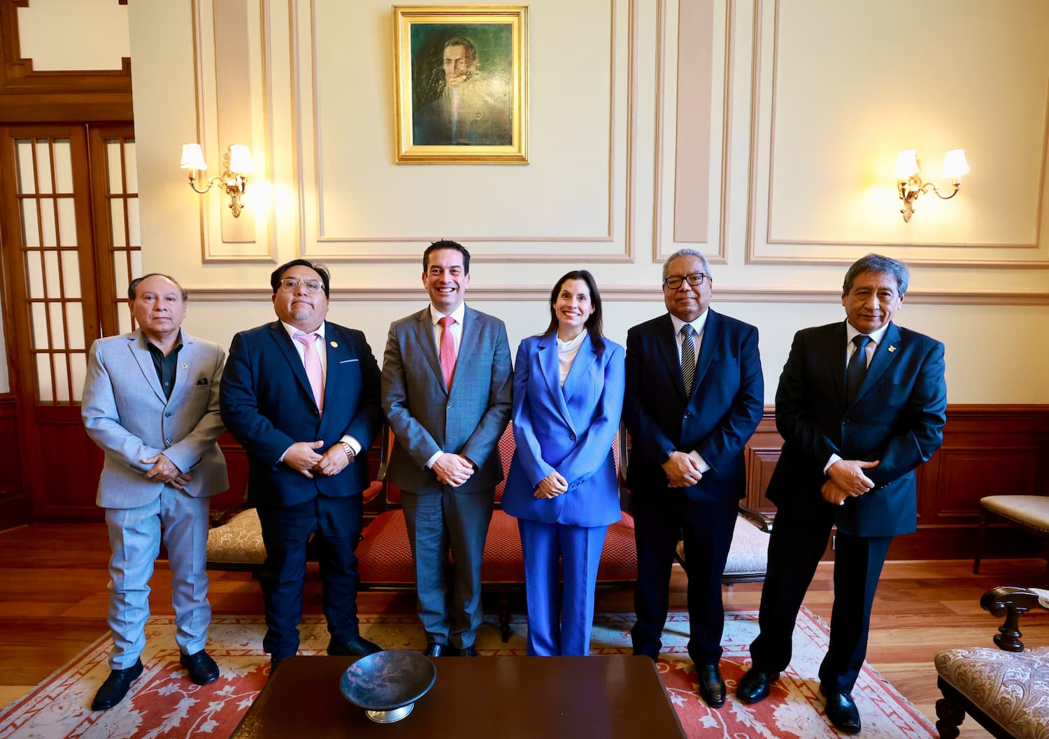 reunin-del-presidente-del-congreso-miguel-ngel-torres-con-la-vicepresidente-del-parlamento-andino-maali-olga-betty-del-pomar-saettone-y-otros-parlamentarios-andinos_55473532402_o WEB